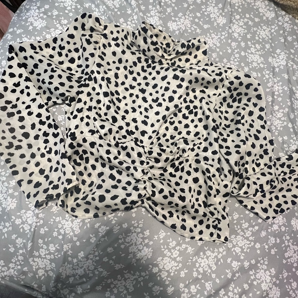 Stylish Black and White Cheetah Women's Top